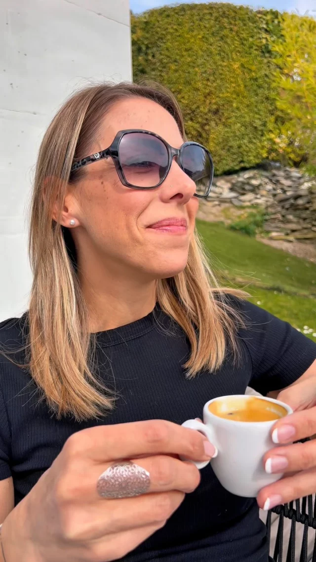 ᒪᗩ SᗴᗰᗴᑌSᗴ • QᑌOI ᗪ´ᗩᑌTᖇᗴ ?
☕ Un café d’exception, engagé et responsable 🌱♻️

Les capsules @cafeslasemeuse , ça existe et en plus elle sont … 
💛 100% Fairtrade (Max Havelaar) -> soit des capsules qui garantissent un prix minimum aux producteurs et soutiennent le développement durable dans les régions productrices. ✅ Compatibles avec ta machine Nespresso® -> pour une extraction parfaite et un goût incomparable. ♻️ Éco-responsables -> des capsules fabriquées à 80% d’aluminium recyclé, pour une planète préservée.

📍 Où les trouver ? 🛒 Sur www.lasemeuse.ch et dans ton centre Coop le plus proche !

💬 Dis-moi en commentaire : c’est quoi ton « moment-café » préféré ? ☕⬇️

#lasemeuse #capsulesfairtrade #caféresponsable #swisscoffee #coffeelover #lesbonsplansdechris